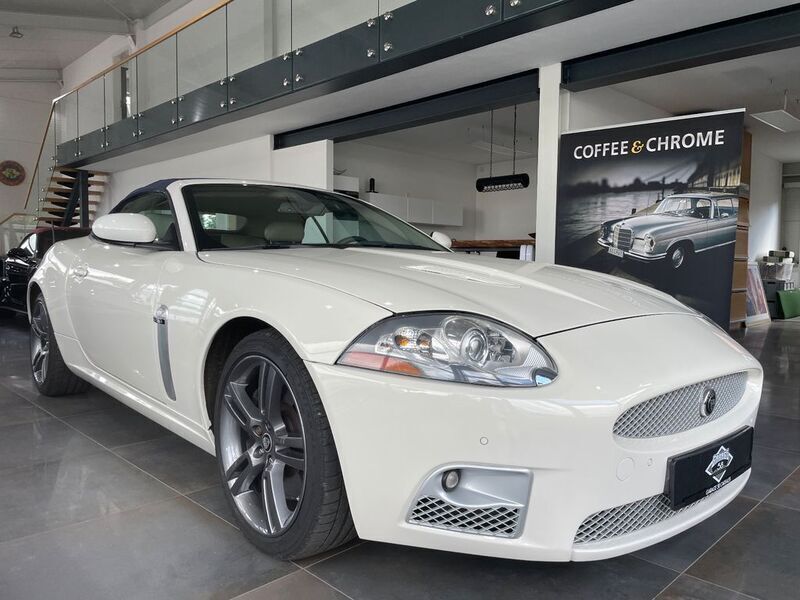 Używany Jaguar XKR 416 KM (305 kW) 2007 Biały Kabriolet