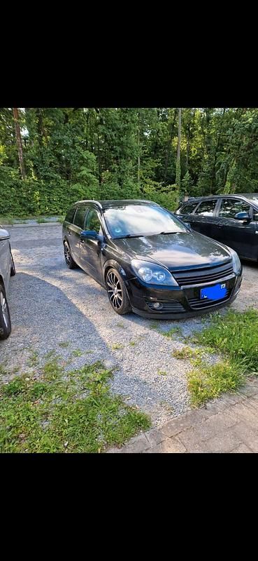 Schwarz Gebraucht 2005 Opel Astra Kombi | 950 € (Superpreis) - Bild 1/4