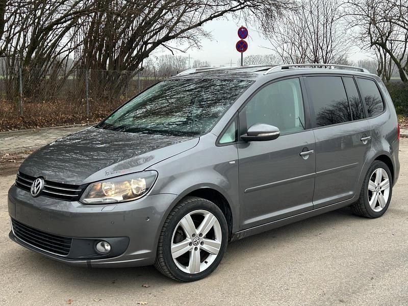 Grau Gebraucht 2014 VW Touran Van / Kleinbus | 7.990 € (Fairer Preis) - Bild 1/4