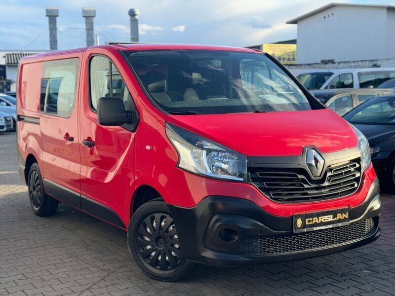 Rot Gebraucht 2016 Renault Trafic Van | 10.498 € (Guter Preis) - Bild 1/4