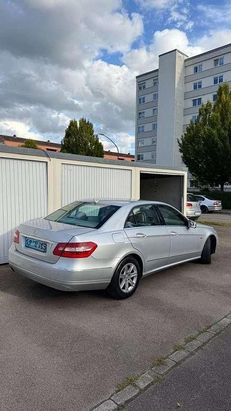 Gebraucht Mercedes E200 Elegance 184 PS (135 kW) 2012 Silber Limousine