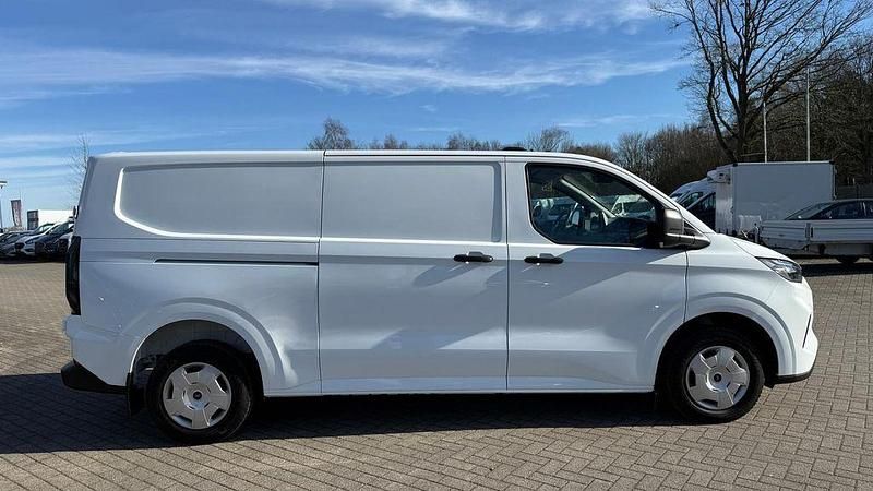 Gebraucht Ford Transit 136 PS (100 kW) 2024 Weiß Limousine