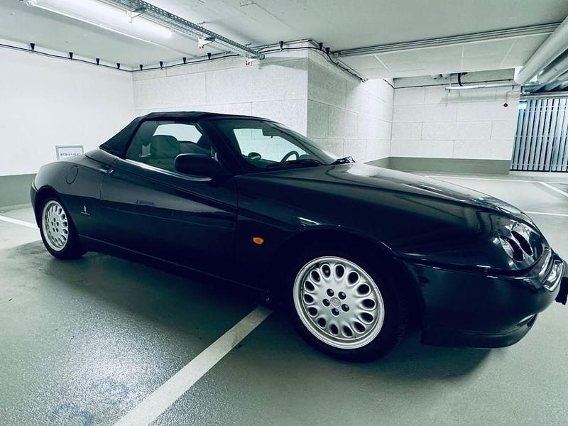 Gebraucht Alfa Romeo Spider 150 PS (110 kW) 2002 Schwarz Cabrio