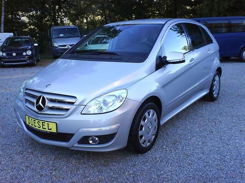 Grau Gebraucht 2009 Mercedes B180 Van / Kleinbus | 2.350 € (Superpreis) - Bild 1/4