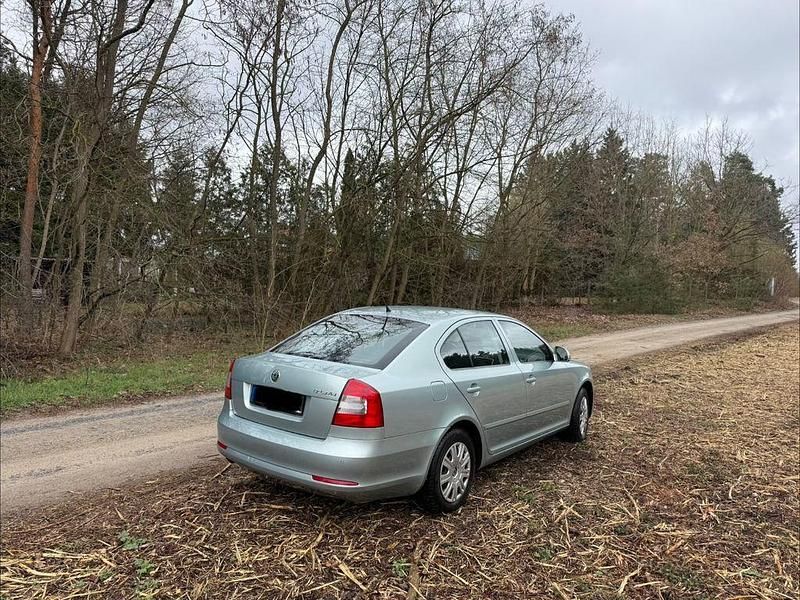 Gebraucht Skoda Octavia 105 PS (77 kW) 2011 Limousine