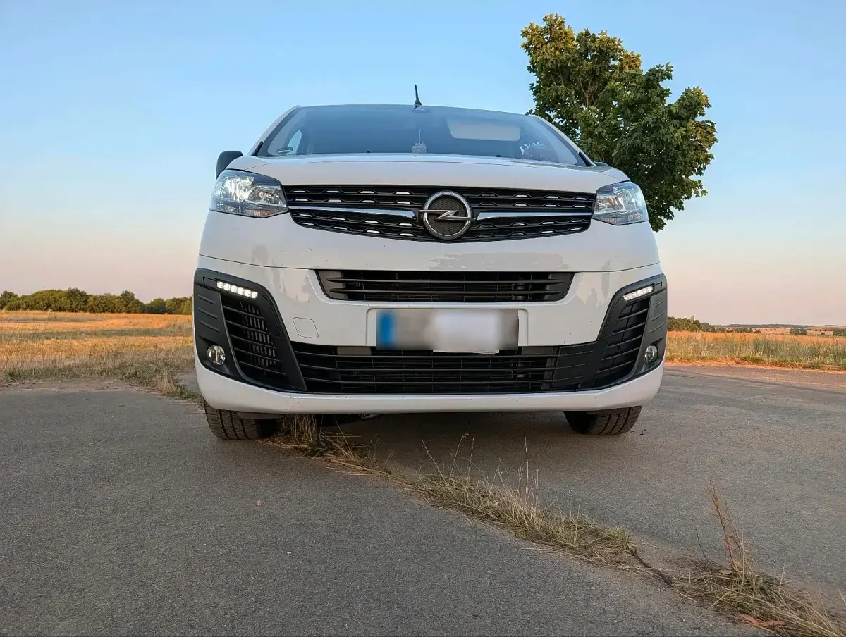 Gebraucht Opel Vivaro-e Combi Edition 144 PS (105 kW) 2024 Weiß Van / Kleinbus