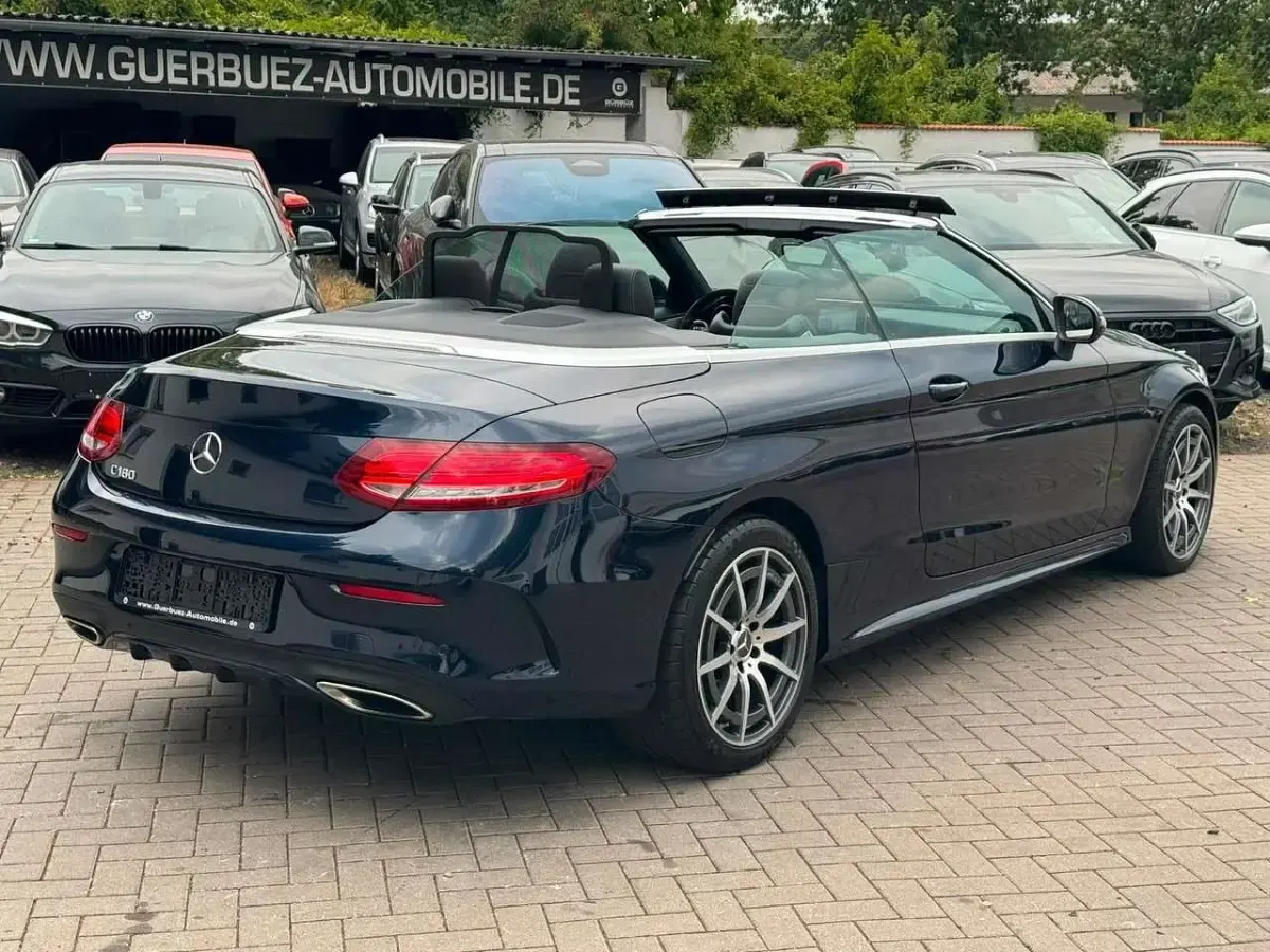 Gebraucht Mercedes C180 AMG line 156 PS (114 kW) 2018 Cavansitblau Cabrio