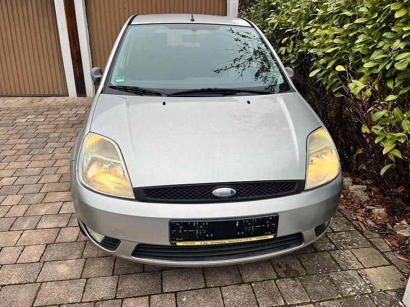 Gebraucht Ford Fiesta 80 PS (58 kW) 2004 Silber Kleinwagen