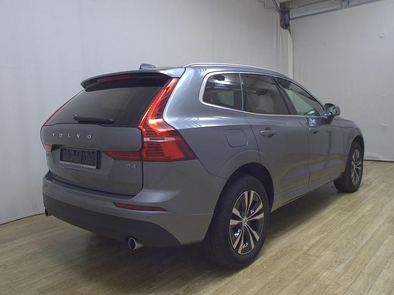 Gebraucht Volvo XC60 Momentum 197 PS (144 kW) 2021 Grau SUV