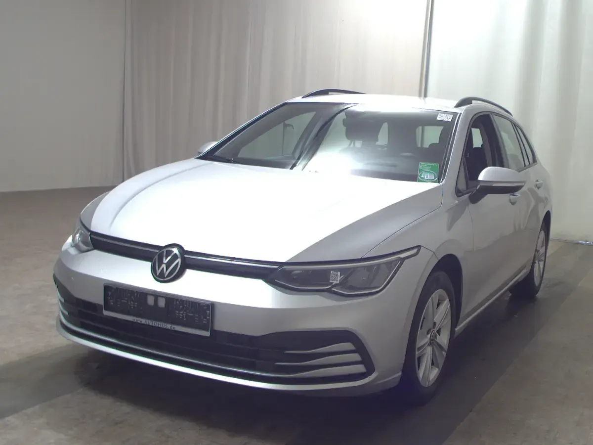 Gebraucht VW Golf VIII Life 150 PS (110 kW) 2023 Silber Limousine