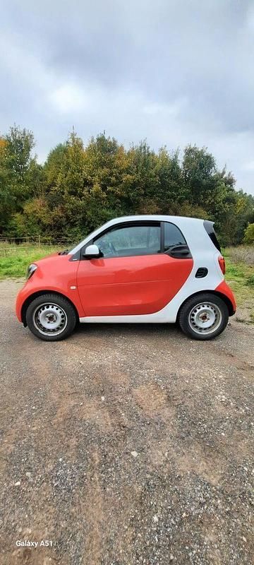 Rot Gebraucht 2017 Smart ForTwo Coupé Passion Coupé | 7.900 € (Guter Preis) - Bild 1/4