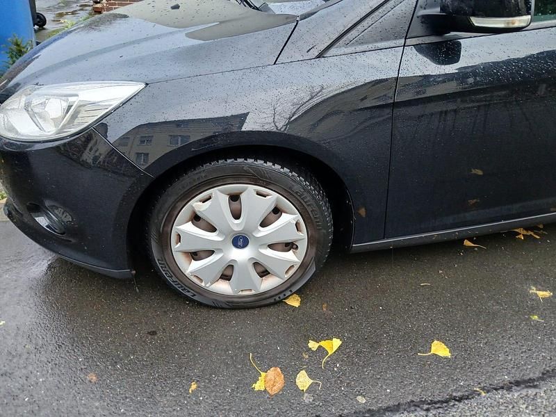 Gebraucht Ford Focus 160 PS (117 kW) 2013 Schwarz Kombi