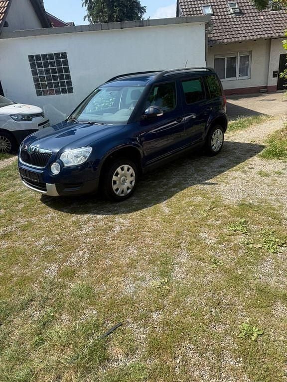 Blau Gebraucht 2012 Skoda Yeti Plus Edition SUV | 5.699 € (Superpreis) - Bild 1/4