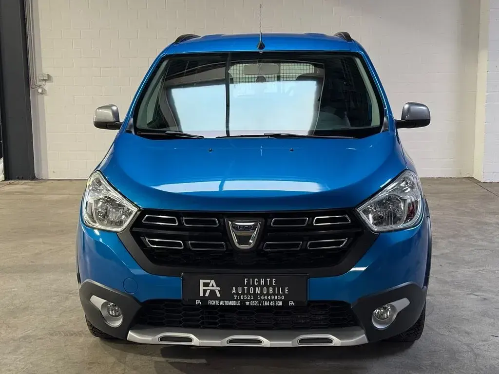 Gebraucht Dacia Lodgy Stepway 131 PS (96 kW) 2020 Blau Van / Kleinbus