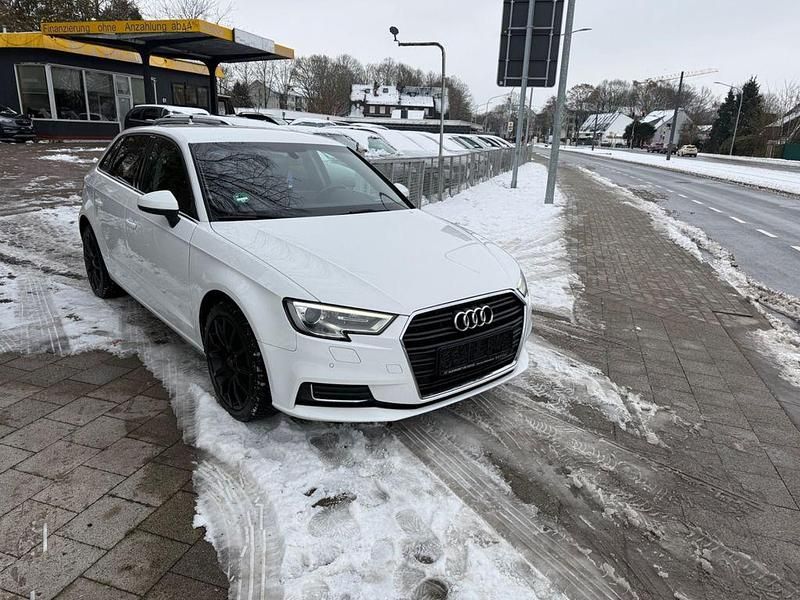Gebraucht Audi A3 Design 116 PS (85 kW) 2017 Weiß Limousine