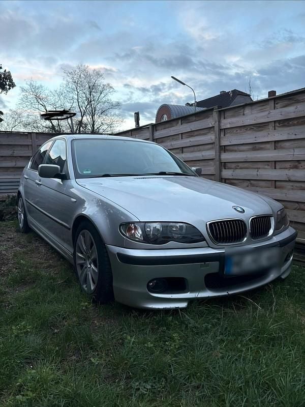 Gebraucht BMW 320 Sport Line 170 PS (125 kW) 2001 Silber Limousine