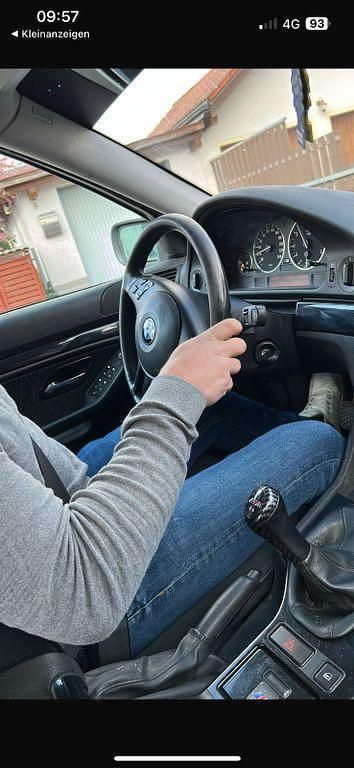 Silber Gebraucht 2001 BMW 520 Limousine | 1.700 € (Superpreis) - Bild 1/2