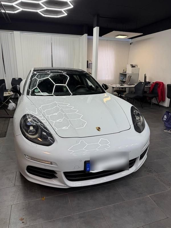 Weiß Gebraucht 2015 Porsche Panamera Limousine | 29.900 € - Bild 1/3