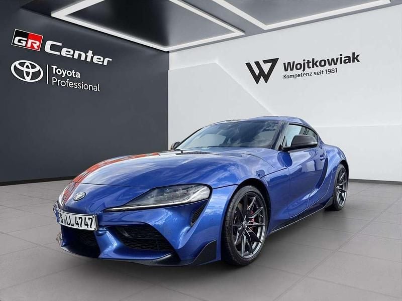 Blau Gebraucht 2024 Toyota Supra Premium Coupé | 57.940 € (Fairer Preis) - Bild 1/2