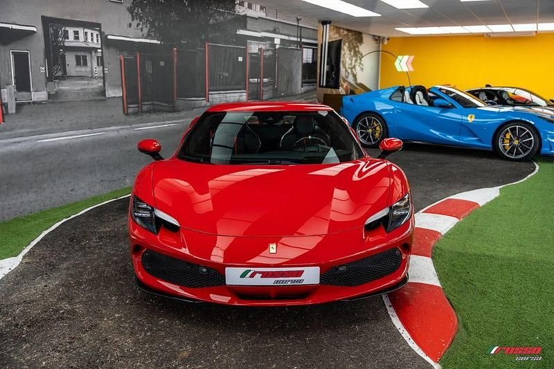 Gebraucht Ferrari 296 829 PS (609 kW) 2023 Rot