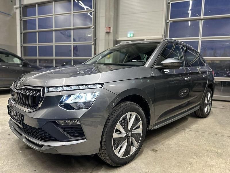 Graphite grau Neu 2025 Skoda Kamiq SUV | 26.300 € (Guter Preis) - Bild 1/4