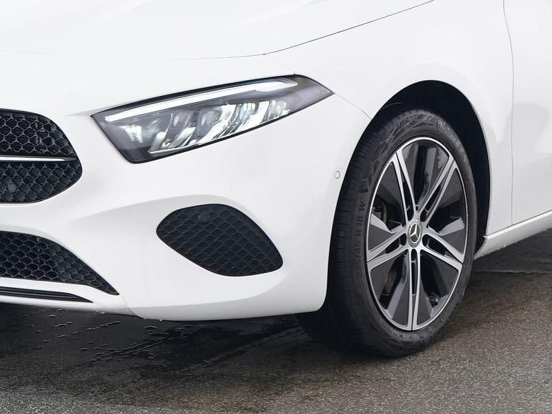 Gebraucht Mercedes A250 Advanced Plus 218 PS (160 kW) 2024 Unilack polarweiß Limousine