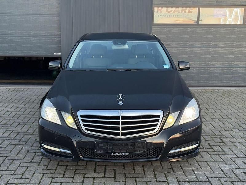 Gebraucht Mercedes E200 Avantgarde 184 PS (135 kW) 2011 Schwarz Limousine