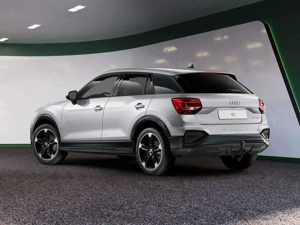 Gebraucht Audi Q2 Advanced 110 PS (80 kW) 2023 Silber / florettsilber SUV