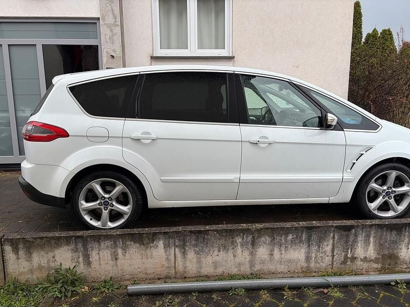 Gebraucht Ford S-MAX S 140 PS (102 kW) 2015 Weiß Van / Kleinbus