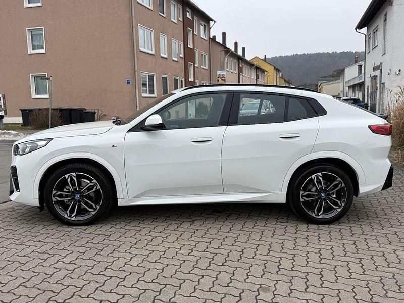 Neu BMW iX2 M Sport 150 kW (204 PS) 2026 Weiß SUV