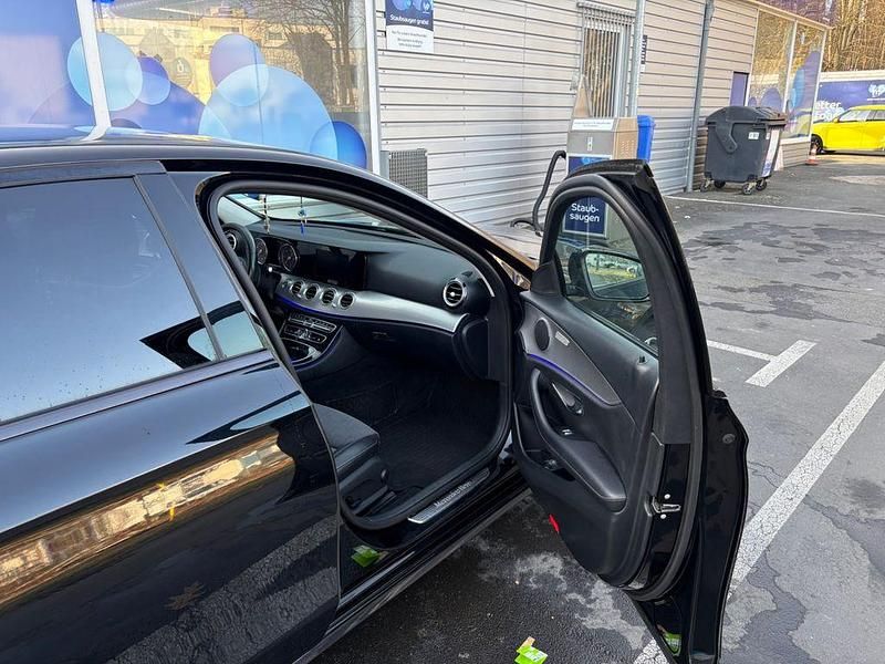 Gebraucht Mercedes E220 Avantgarde 194 PS (142 kW) 2017 Schwarz Limousine