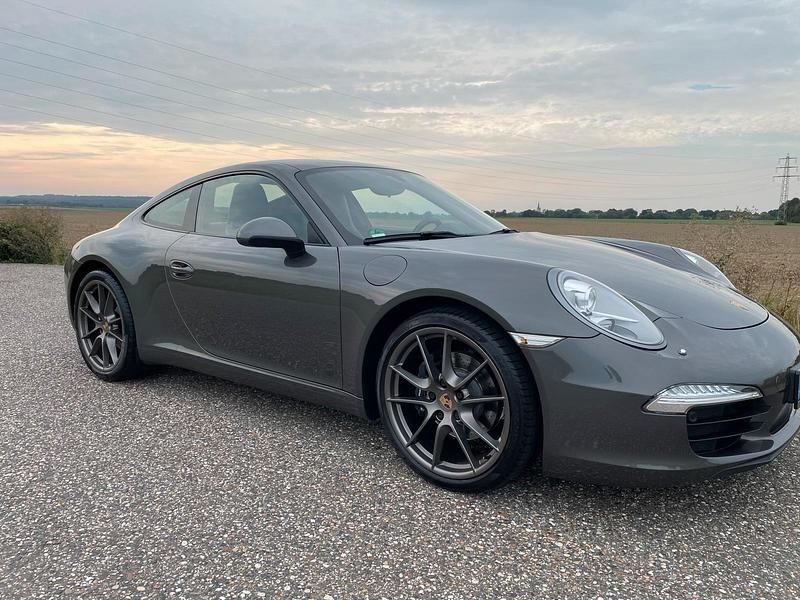 Grau Gebraucht 2013 Porsche 991 Coupé | 72.500 € - Bild 1/4