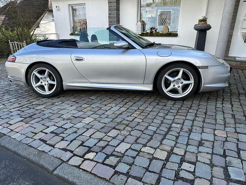 Gebraucht Porsche 911 Carrera Cabriolet 300 PS (220 kW) 2000 Silber Cabrio