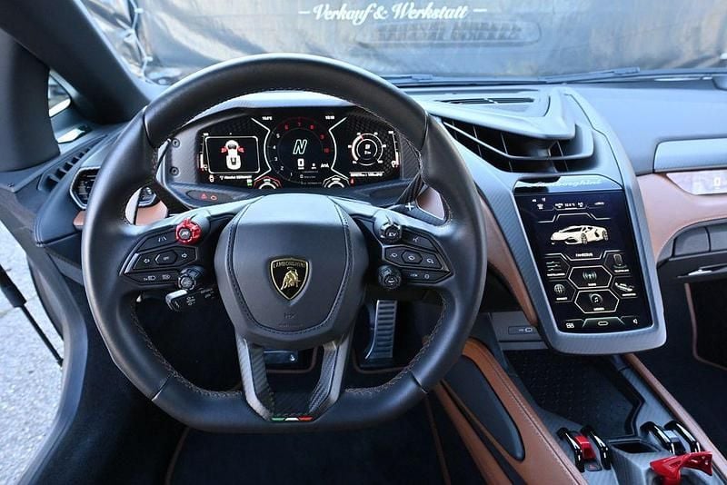 Gebraucht Lamborghini Revuelto 1016 PS (747 kW) 2024 Weiß Coupé