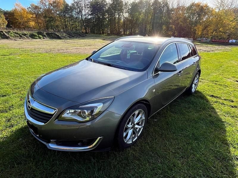 Grau Gebraucht 2017 Opel Insignia Kombi | 6.500 € (Superpreis) - Bild 1/4