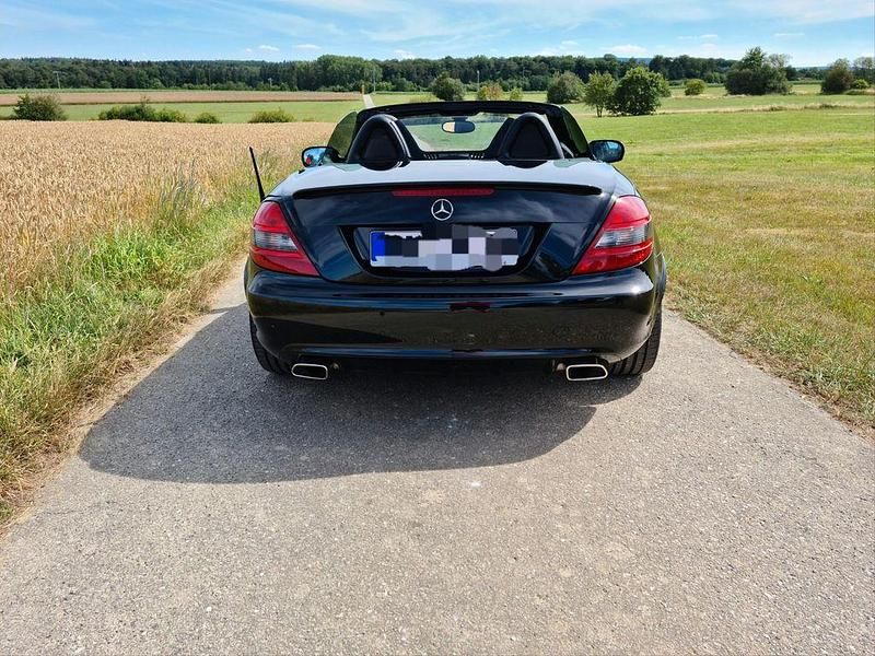 Schwarz Gebraucht 2010 Mercedes SLK300 Sport Cabrio | 17.000 € (Guter Preis) - Bild 1/4