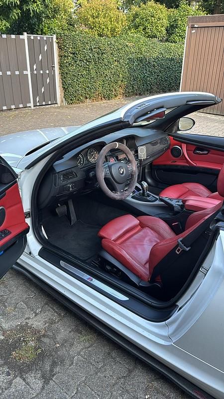 Gebraucht BMW 335 Cabriolet 306 PS (225 kW) 2011 Weiß Cabrio