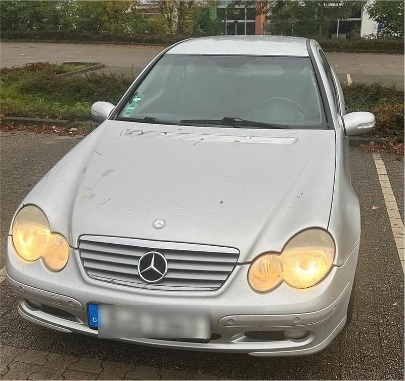 Silber Gebraucht 2002 Mercedes C180 Coupé | 899 € (Superpreis) - Bild 1/4