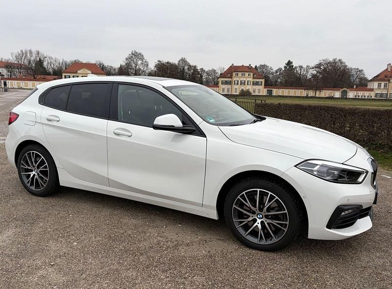 Gebraucht BMW 120 Sport Line 190 PS (139 kW) 2023 Weiß Kleinwagen