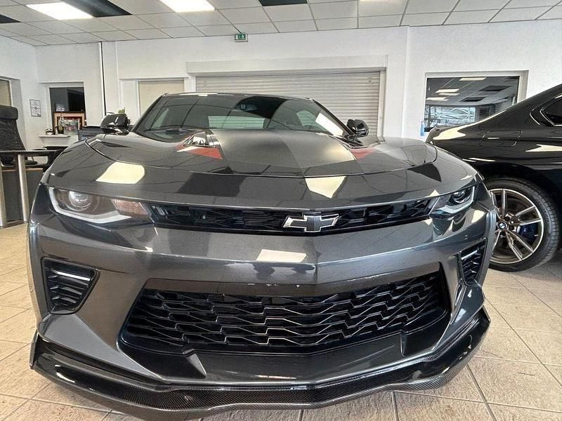 Grau Gebraucht 2017 Chevrolet Camaro Coupé | 44.999 € (Fairer Preis) - Bild 1/4
