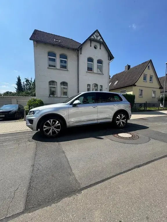 Gebraucht VW Touareg R-line 262 PS (192 kW) 2017 Silber SUV