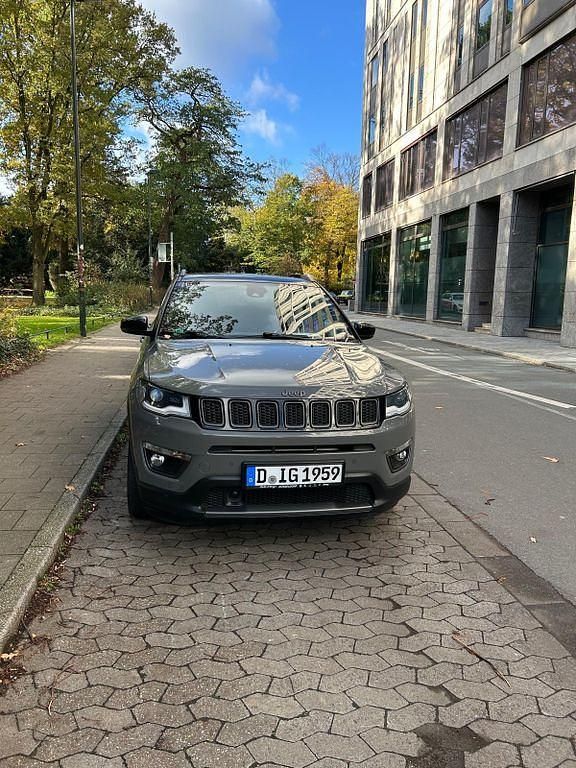 Gebraucht Jeep Compass 80th Anniversary 150 PS (110 kW) 2021 Grau SUV