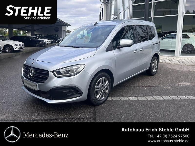 Silber Gebraucht 2023 Mercedes T180 Style Van / Kleinbus | 26.590 € (Fairer Preis) - Bild 1/4