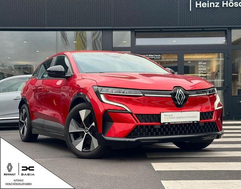 Rot Gebraucht 2022 Renault Mégane Equilibre Limousine | 22.440 € (Fairer Preis) - Bild 1/4