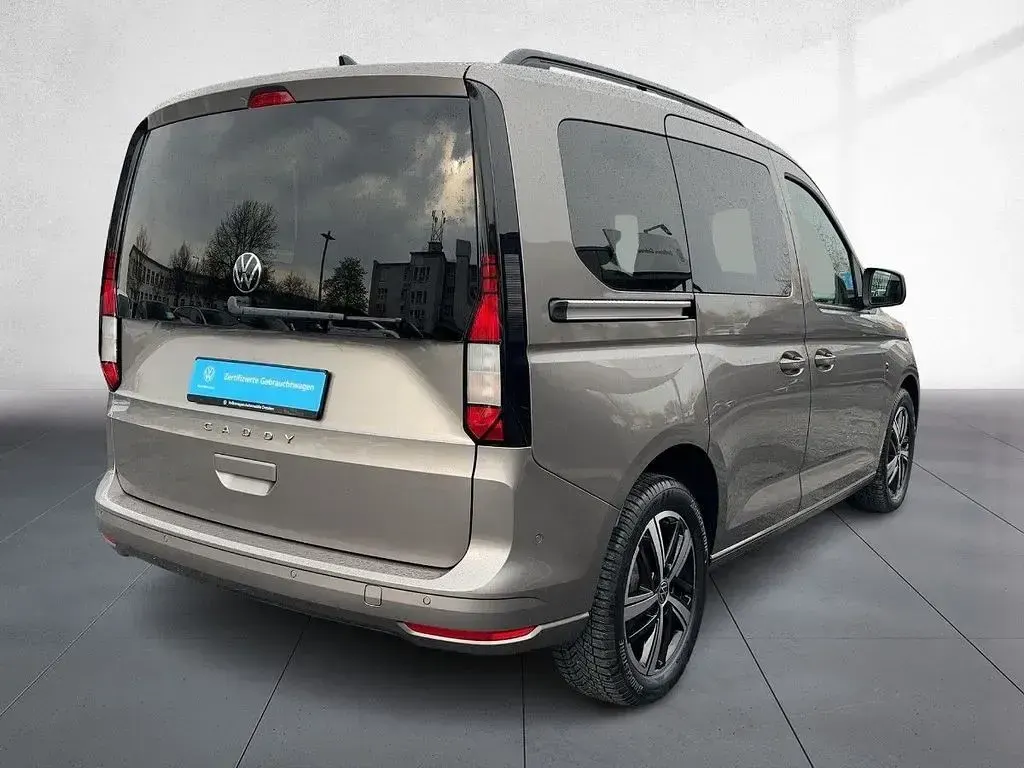 Gebraucht VW Caddy Life 102 PS (75 kW) 2025 Mojave beige metallic Van / Kleinbus