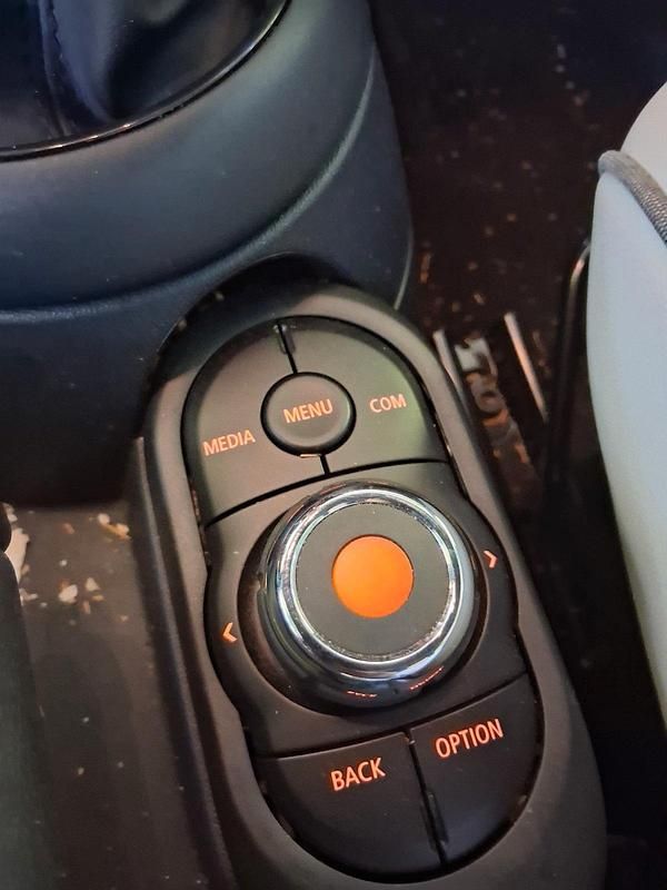 Gebraucht Mini One Cabriolet 102 PS (75 kW) 2019 Grün Cabrio