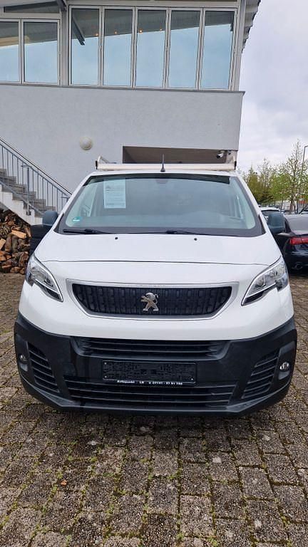 Gebraucht Peugeot Expert Premium 122 PS (89 kW) 2019 Weiß Van