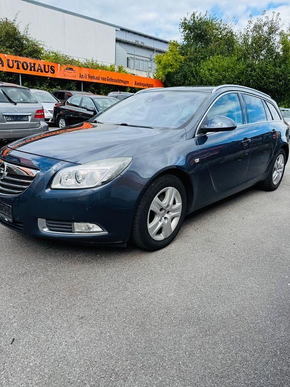 Gebraucht Opel Insignia Edition 131 PS (96 kW) 2009 Blau Kombi