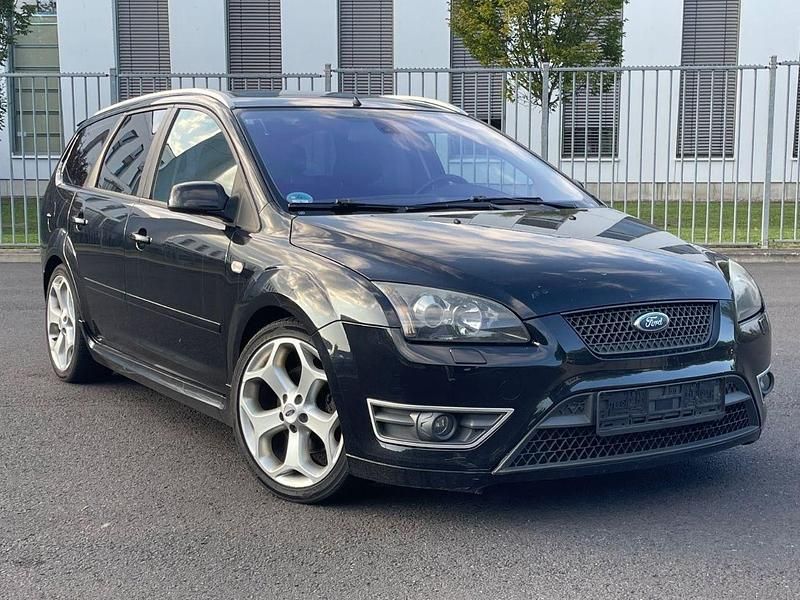 Schwarz Gebraucht 2007 Ford Focus Sport Kombi | 3.490 € - Bild 1/4