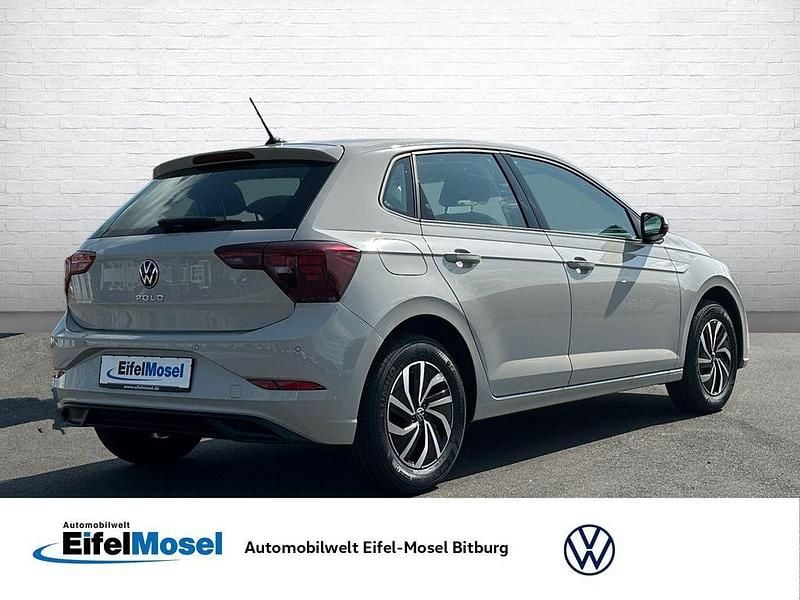 Neu VW Polo Life 80 PS (58 kW) 2025 Grau Limousine